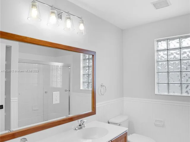 5606 NW 122nd Ter, Coral Springs FL 33076