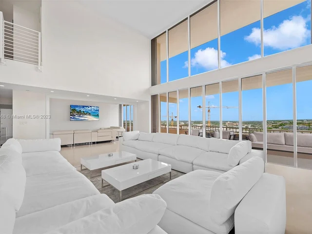 11113 Biscayne Blvd, Miami FL 33181