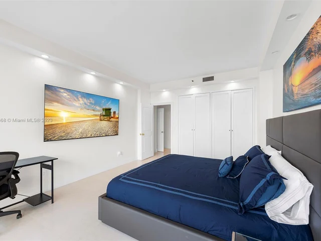 11113 Biscayne Blvd, Miami FL 33181