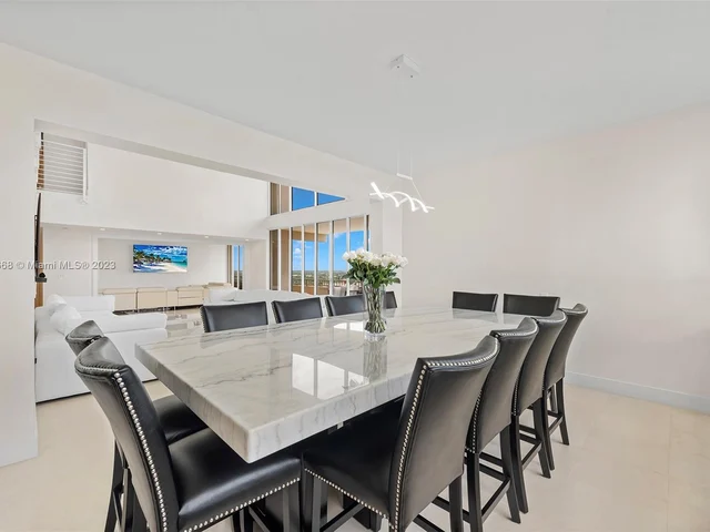 11113 Biscayne Blvd, Miami FL 33181