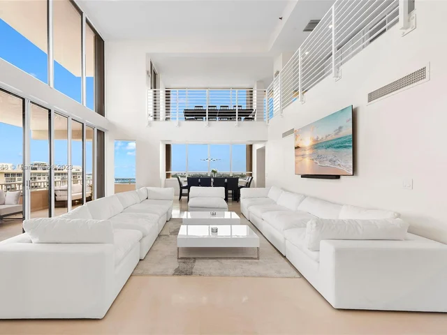 11113 Biscayne Blvd, Miami FL 33181