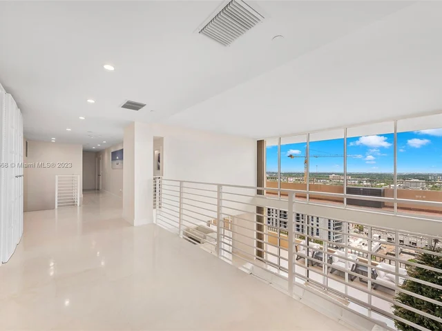 11113 Biscayne Blvd, Miami FL 33181