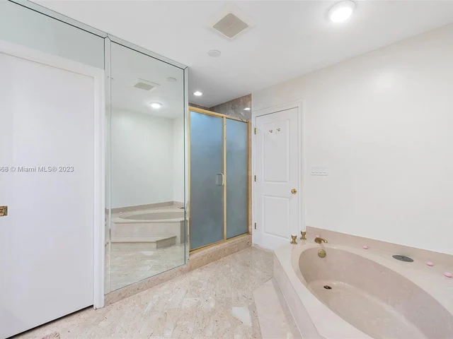 11113 Biscayne Blvd, Miami FL 33181