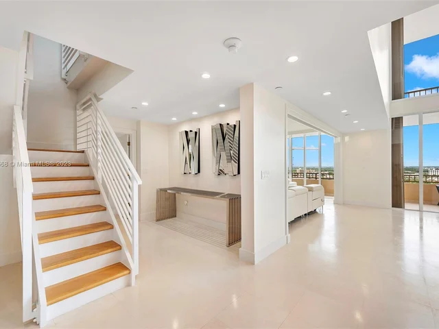 11113 Biscayne Blvd, Miami FL 33181