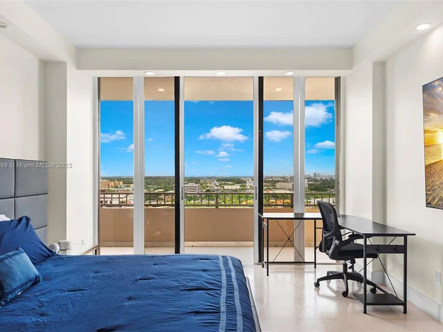 11113 Biscayne Blvd, Miami FL 33181