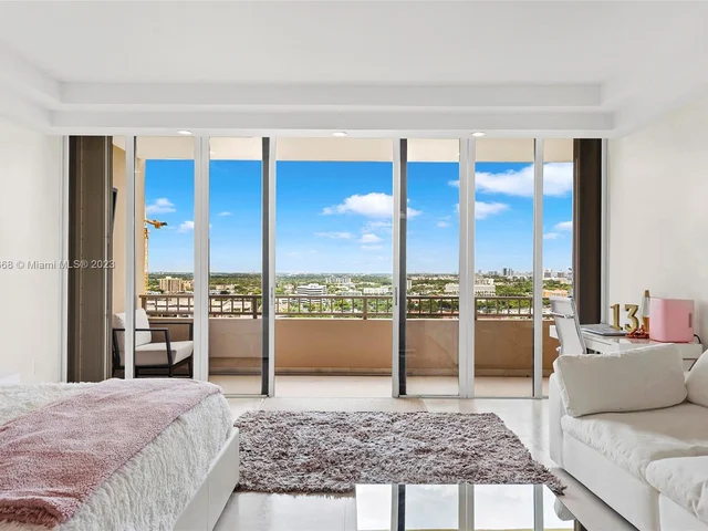 11113 Biscayne Blvd, Miami FL 33181