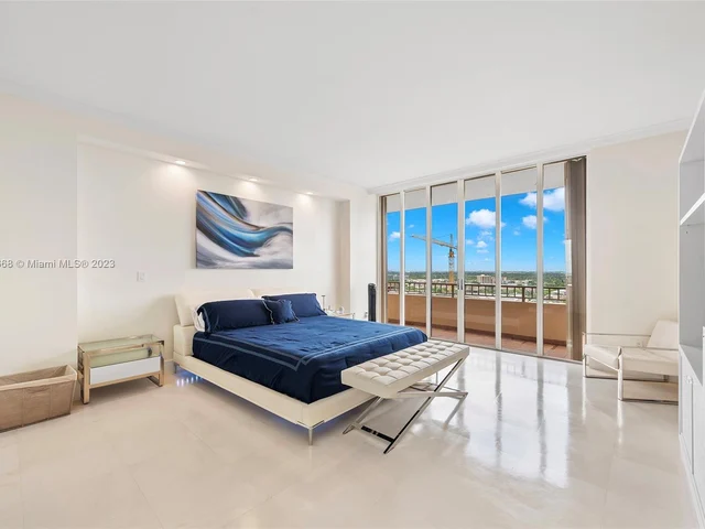 11113 Biscayne Blvd, Miami FL 33181