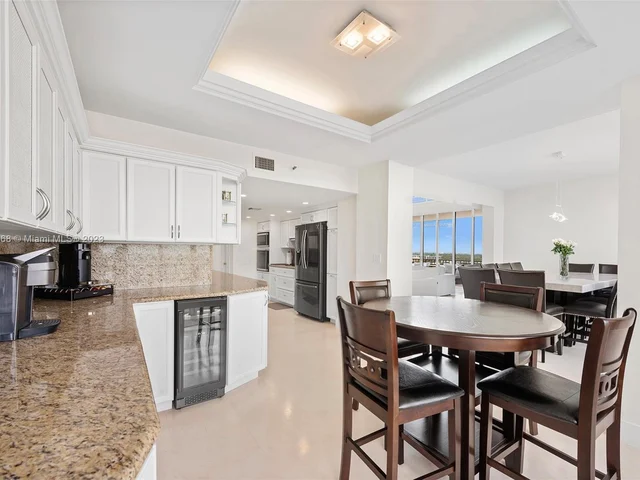 11113 Biscayne Blvd, Miami FL 33181