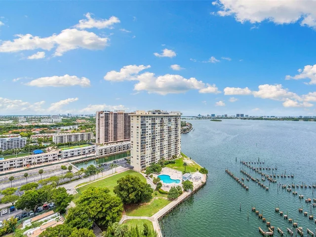 11113 Biscayne Blvd, Miami FL 33181