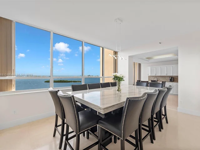 11113 Biscayne Blvd, Miami FL 33181