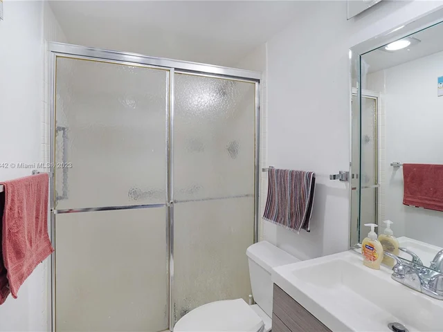 20505 E Country Club Dr # 437, Aventura FL 33180