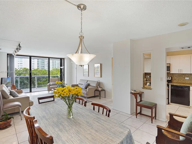 20505 E Country Club Dr # 437, Aventura FL 33180