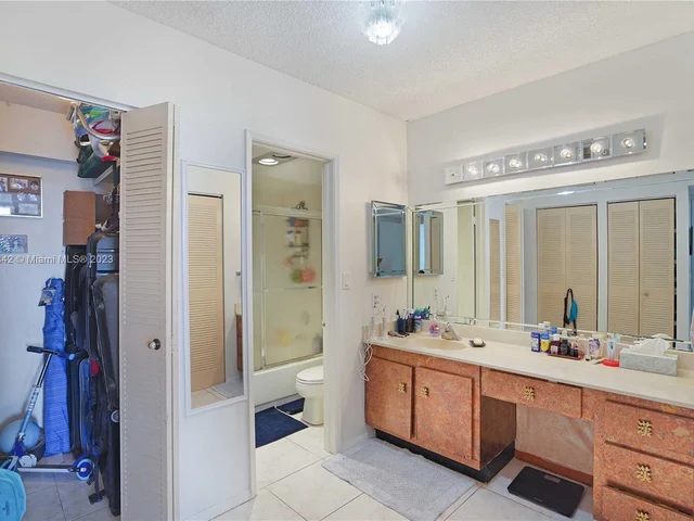 20505 E Country Club Dr # 437, Aventura FL 33180