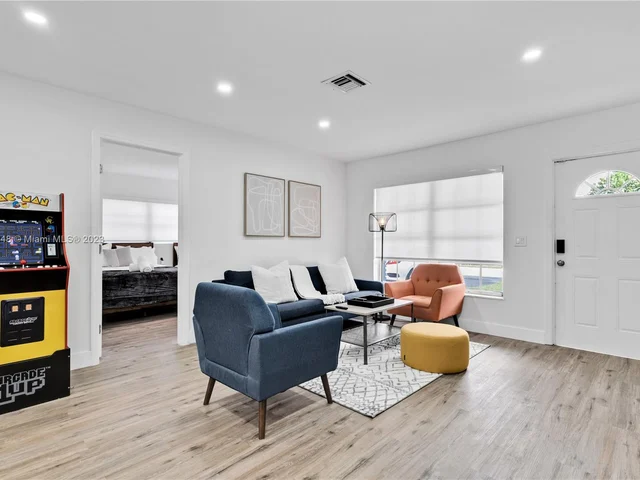 6721 NW 34th Ave, Fort Lauderdale FL 33309