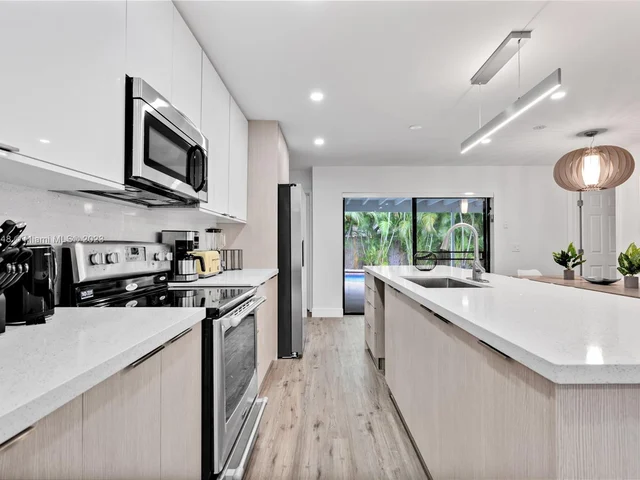 6721 NW 34th Ave, Fort Lauderdale FL 33309