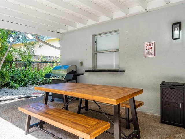 6721 NW 34th Ave, Fort Lauderdale FL 33309