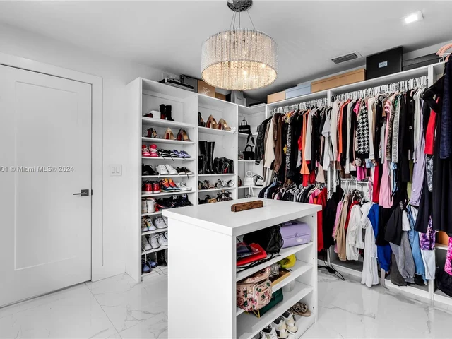 8220 NW 199th Ter, Hialeah FL 33015