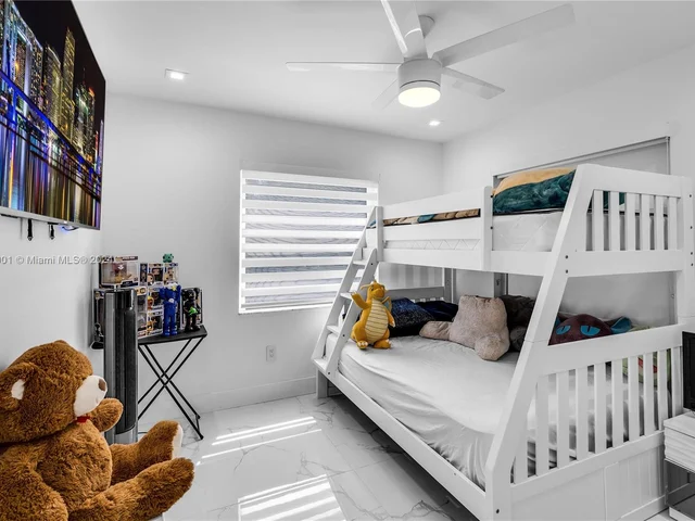 8220 NW 199th Ter, Hialeah FL 33015