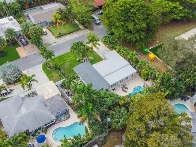 1417 NE 27th St, Wilton Manors FL 33334