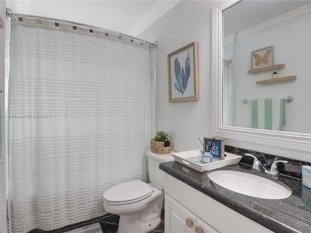 1417 NE 27th St, Wilton Manors FL 33334