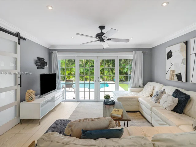 1417 NE 27th St, Wilton Manors FL 33334