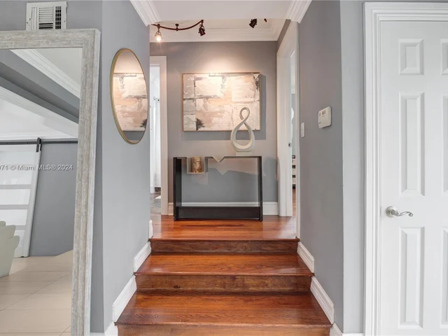 1417 NE 27th St, Wilton Manors FL 33334