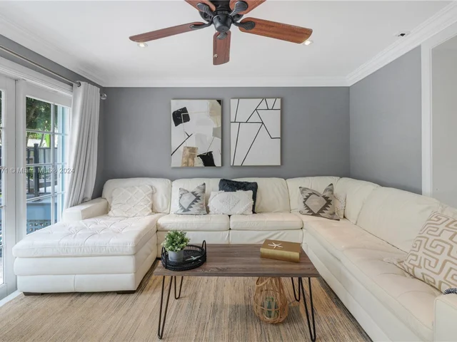 1417 NE 27th St, Wilton Manors FL 33334