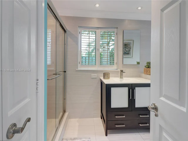 1417 NE 27th St, Wilton Manors FL 33334