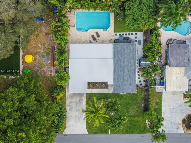 1417 NE 27th St, Wilton Manors FL 33334