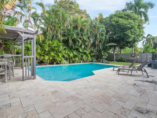 1417 NE 27th St, Wilton Manors FL 33334