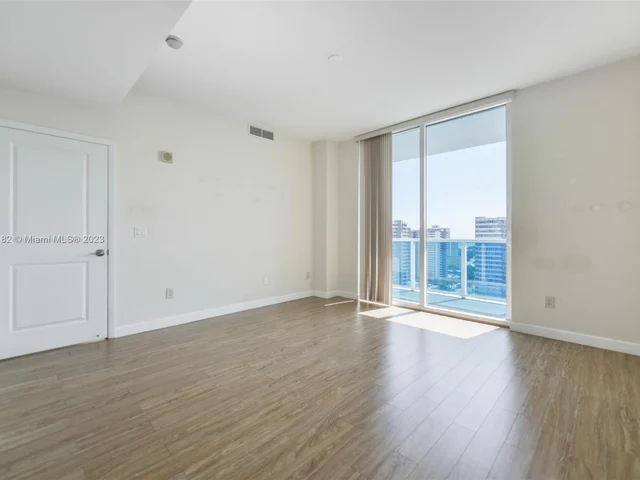 1945 S Ocean Dr # 1903, Hallandale Beach FL 33009