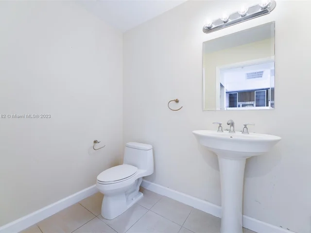 1945 S Ocean Dr # 1903, Hallandale Beach FL 33009