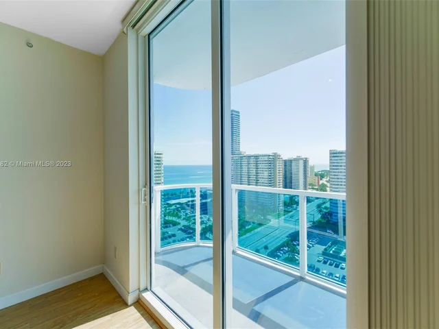 1945 S Ocean Dr # 1903, Hallandale Beach FL 33009