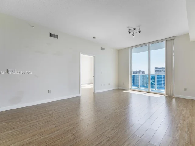 1945 S Ocean Dr # 1903, Hallandale Beach FL 33009