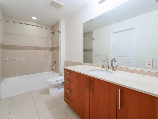 1945 S Ocean Dr # 1903, Hallandale Beach FL 33009