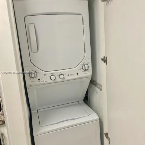 8710 SW 3rd St # 202, Pembroke Pines FL 33025