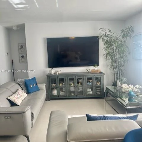 8710 SW 3rd St # 202, Pembroke Pines FL 33025