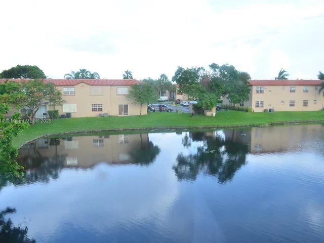 8710 SW 3rd St # 202, Pembroke Pines FL 33025