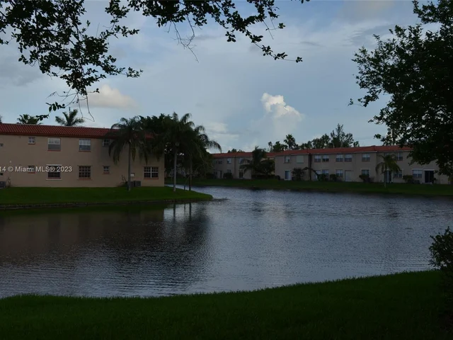 8710 SW 3rd St # 202, Pembroke Pines FL 33025