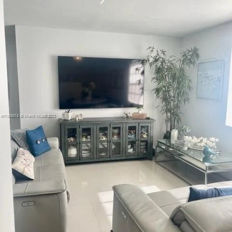 8710 SW 3rd St # 202, Pembroke Pines FL 33025