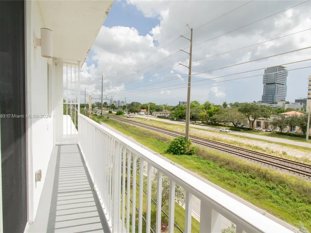 2651 NE 212th ter # 403, Aventura FL 33180