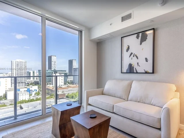 227 NE 2nd St # 2004, Miami FL 33132