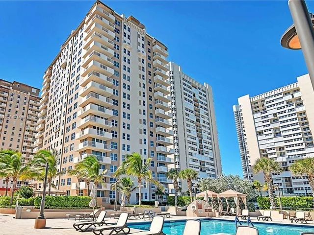 1912 S Ocean Dr # 19C, Hallandale Beach FL 33009