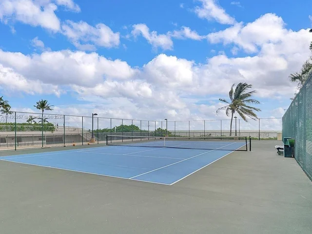 1912 S Ocean Dr # 19C, Hallandale Beach FL 33009