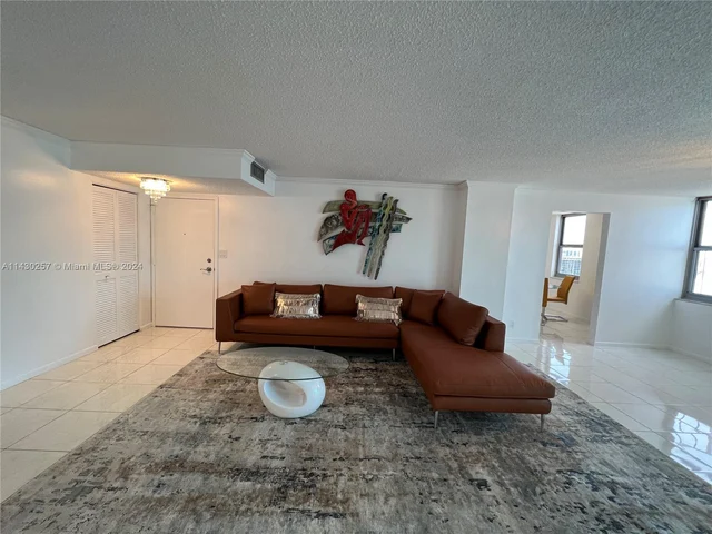1912 S Ocean Dr # 19C, Hallandale Beach FL 33009