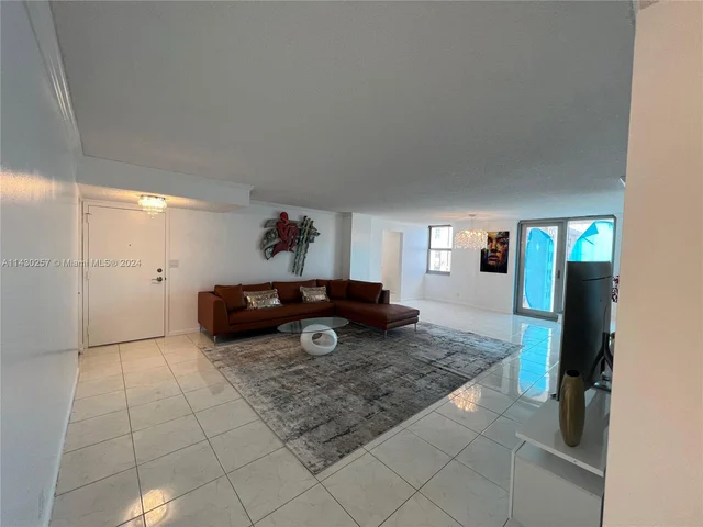 1912 S Ocean Dr # 19C, Hallandale Beach FL 33009