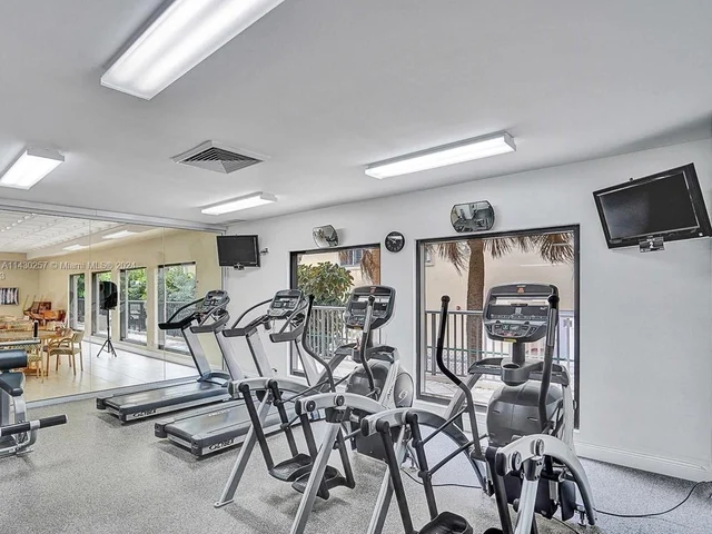 1912 S Ocean Dr # 19C, Hallandale Beach FL 33009