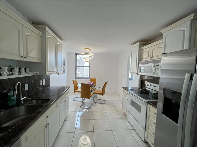 1912 S Ocean Dr # 19C, Hallandale Beach FL 33009