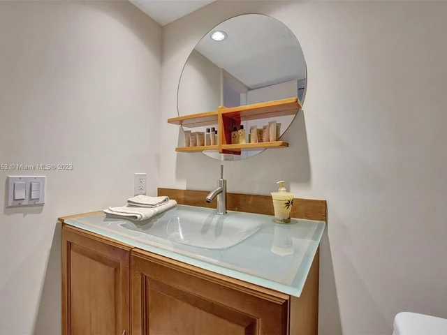 1160 Hillsboro Mile # 901, Hillsboro Beach FL 33062