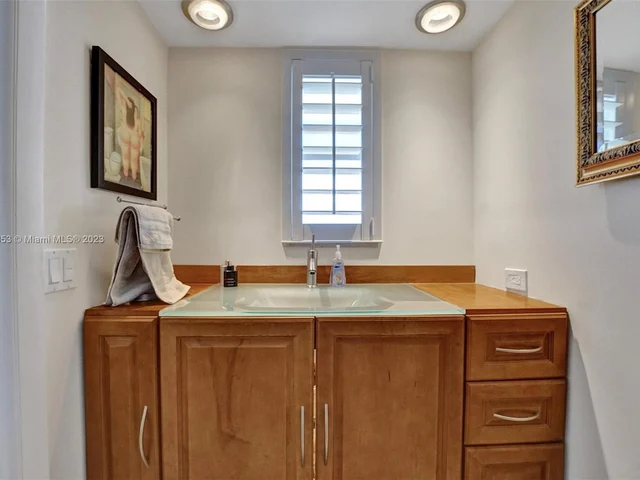 1160 Hillsboro Mile # 901, Hillsboro Beach FL 33062